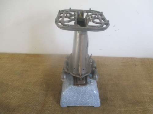 Vintage Cast Iron Beatrice No 33 Single Burner Paraffin Stove   Regd. Trade Mark 224,159   England