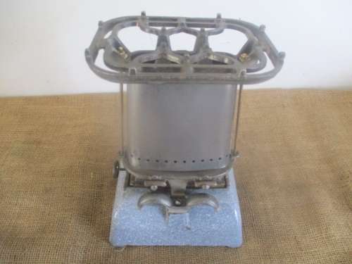 Vintage Cast Iron Beatrice No 33 Single Burner Paraffin Stove   Regd. Trade Mark 224,159   England