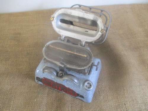 Vintage Cast Iron Beatrice No 33 Single Burner Paraffin Stove   Regd. Trade Mark 224,159   England