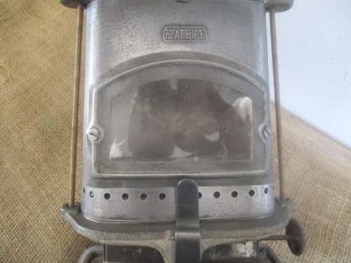 Vintage Cast Iron Beatrice No 33 Single Burner Paraffin Stove   Regd. Trade Mark 224,159   England