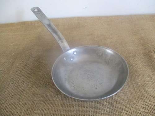 Great For The Campers.... Rare Vintage Hendlers 180mm Steel Skillet By Hendlers Catering Division