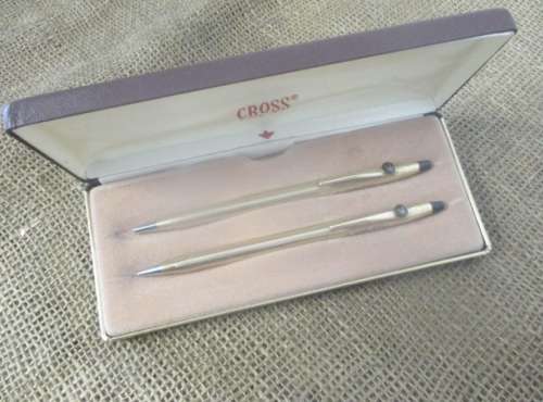 Bid For Laz-e - O Beautiful Cross 1/20 10Kt Rolled Gold Ballpoint Pen & Mechanical Pencil Set