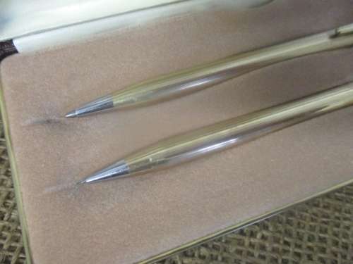 Bid For Laz-e - O Beautiful Cross 1/20 10Kt Rolled Gold Ballpoint Pen & Mechanical Pencil Set