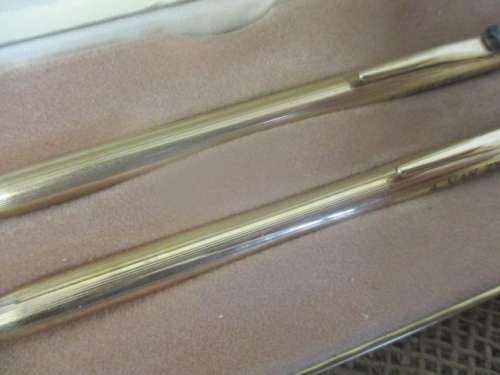 Bid For Laz-e - O Beautiful Cross 1/20 10Kt Rolled Gold Ballpoint Pen & Mechanical Pencil Set