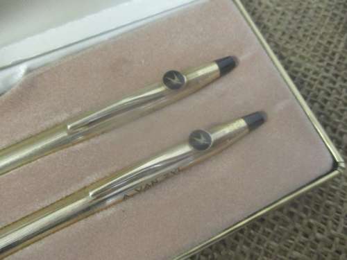 Bid For Laz-e - O Beautiful Cross 1/20 10Kt Rolled Gold Ballpoint Pen & Mechanical Pencil Set