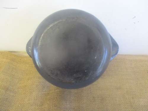 Elegant Enameld Cast Iron Flat Bottom Pot