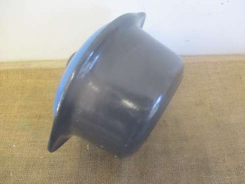 Elegant Enameld Cast Iron Flat Bottom Pot