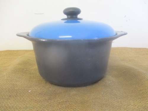 Elegant Enameld Cast Iron Flat Bottom Pot