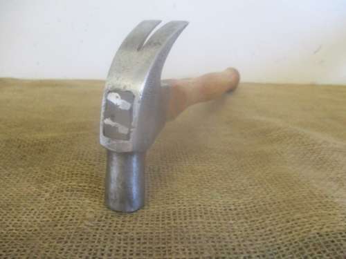 Very Rare And Highly Collectable Vintage Stirrup Brand 20oz Claw Hammer         Made In Germany