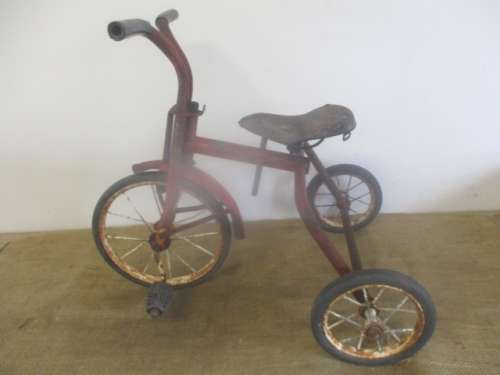 Bid For Only Antiques - Very Collectable Vintage Tri-ang Tricycle