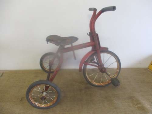 Bid For Only Antiques - Very Collectable Vintage Tri-ang Tricycle