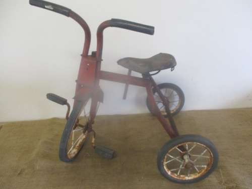 Bid For Only Antiques - Very Collectable Vintage Tri-ang Tricycle