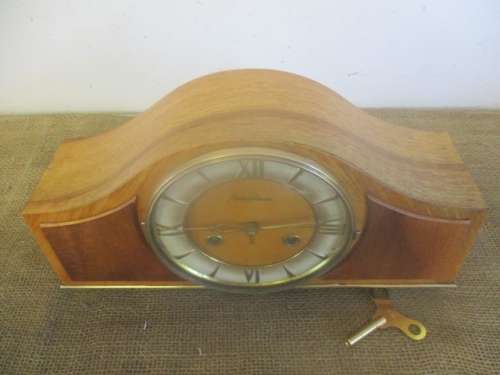 So Cute And Adorable....This Lovely Vintage Muller Schlenker 8 Mantle Clock With Winding Up Key