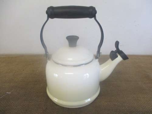 Very Nice Le Creuset Enamel Coating 1.25 US Quarts / 1.1 Litres Whistling Kettle