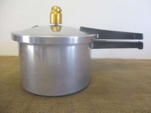 Beautiful Vintage Presto Model 10.08.04 Pressure Cooker By Midland Aluminum SA Ltd
