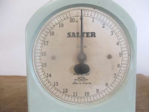 Smart Looking And Elegent Vintage Metal No 34 Salter 20lb By 1oz Scale               Made in England