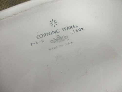 Nice Vintage Corning Ware P - 4 - B   1 1/2QT Baking Dish       Made In USA