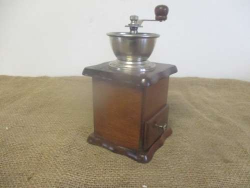 Beautiful Vintage Taiwanese Wooden Coffee/Herb Grinder        Made In Taiwan, R.O.C.