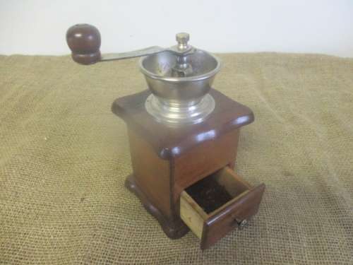 Beautiful Vintage Taiwanese Wooden Coffee/Herb Grinder        Made In Taiwan, R.O.C.