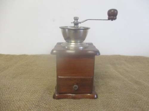 Beautiful Vintage Taiwanese Wooden Coffee/Herb Grinder        Made In Taiwan, R.O.C.