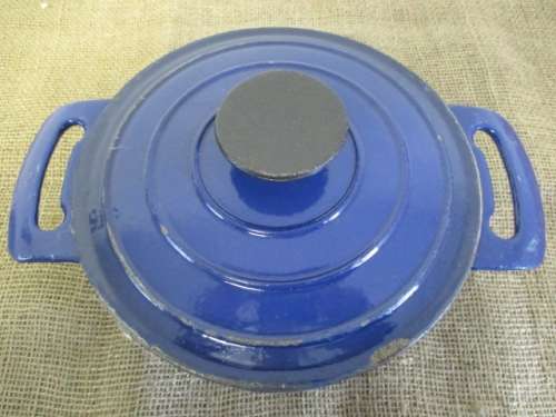 Very Nice Enameld Cast Iron Flat Bottom Pot