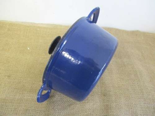 Very Nice Enameld Cast Iron Flat Bottom Pot