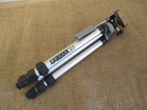 Beautiful Slik 500G Portable Aluminum Tripod In Original Packaging