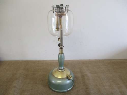 Extremly Rare Antique/Vintage Coleman Model 158 Kerosene Lantern     Canada      Approx 1948
