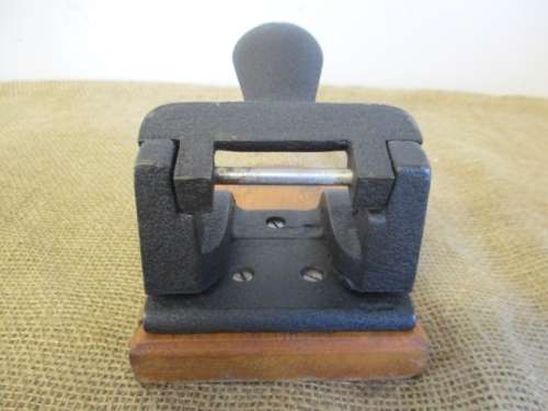 Beautiful Vintage Heavy Duty Solid Cast Iron `The Bullfinch` Paper Punch     1960`s     British Made