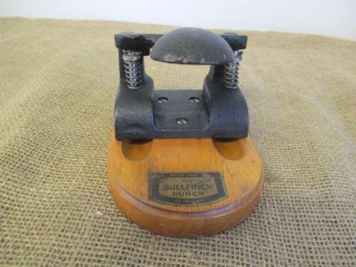 Beautiful Vintage Heavy Duty Solid Cast Iron `The Bullfinch` Paper Punch     1960`s     British Made