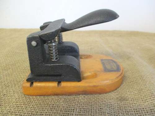 Beautiful Vintage Heavy Duty Solid Cast Iron `The Bullfinch` Paper Punch     1960`s     British Made