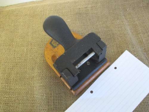 Beautiful Vintage Heavy Duty Solid Cast Iron `The Bullfinch` Paper Punch     1960`s     British Made