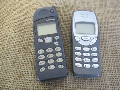 Two Very Collectable Vintage Nokia Cellphones : Models 5110 & 3210