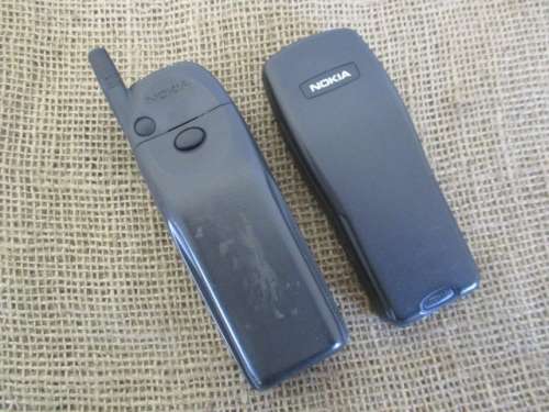 Two Very Collectable Vintage Nokia Cellphones : Models 5110 & 3210