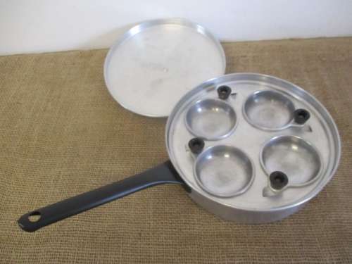 Beautiful Real Old Aluminum 4-Egg Poacher Pan
