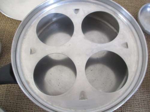 Beautiful Real Old Aluminum 4-Egg Poacher Pan