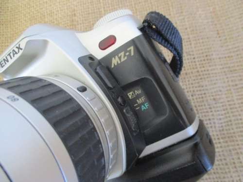 For StoSim Bid Only - Vintage Pentax MZ -7 SLR Camera With Attached Pentax 28 - 80 Lens