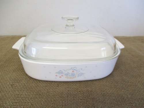 Wonderful Vintage 2,5Lt Corning Ware Cornflower A-10-B Square Casserole Dish
