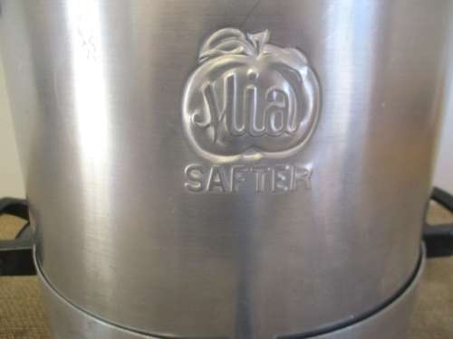 Side Step The Sugar Tax And Use This Very Rare Viintage Aluminum Mia Safter Juicer