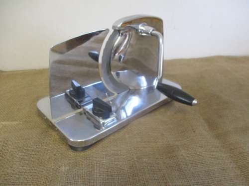 So Beautiful Vintage Pineware Stainless Bread Slicer