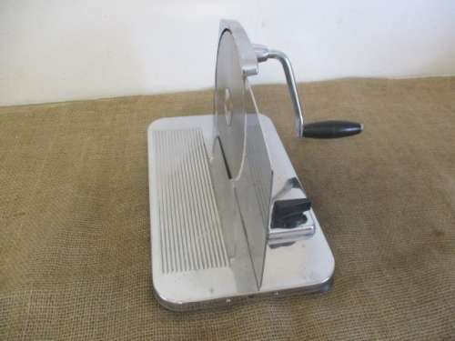 So Beautiful Vintage Pineware Stainless Bread Slicer