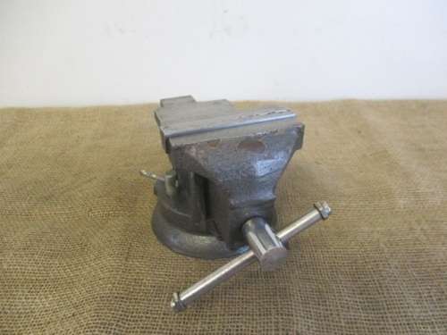 Handy Sturdy Cast Iron Swivel Head Workshop Bench Vise