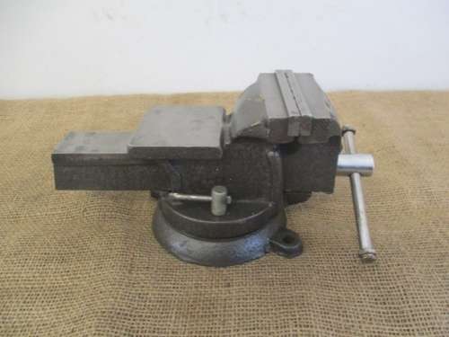 Handy Sturdy Cast Iron Swivel Head Workshop Bench Vise
