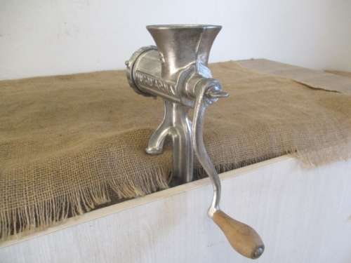 Beautiful And Complete Vintage Cast Iron No 8 Husqvarna Reliance Meat Mincer         Made In Sweden