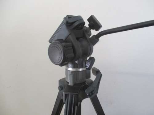 Beautiful SLIK 503QF Video Photo Portable Aluminum Tripod                    June 2003