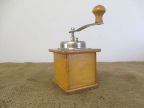A Splendid Vintage Zassenhaus Wooden And Metal Coffee Grinder                West Germany