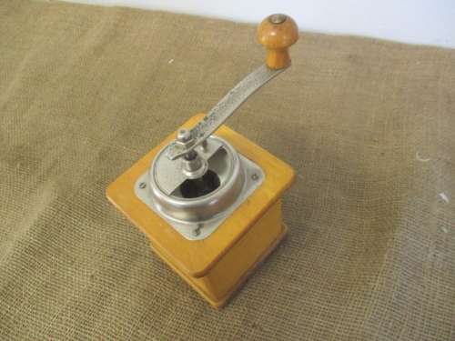 A Splendid Vintage Zassenhaus Wooden And Metal Coffee Grinder                West Germany