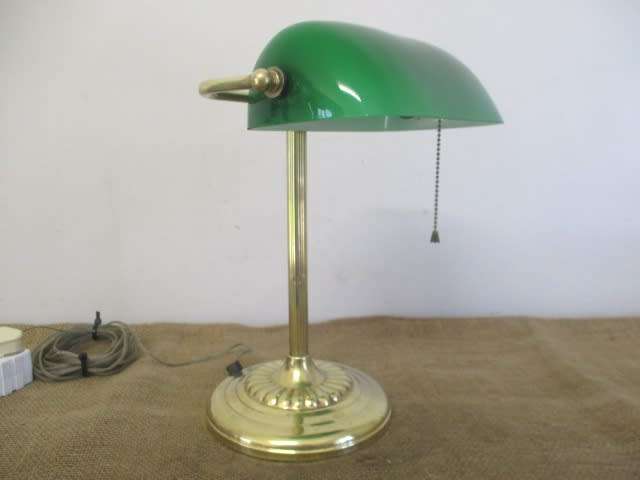 King Of The Desk Lamps.....Beautiful Vintage Bankers Lamp