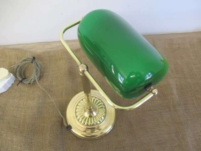 King Of The Desk Lamps.....Beautiful Vintage Bankers Lamp