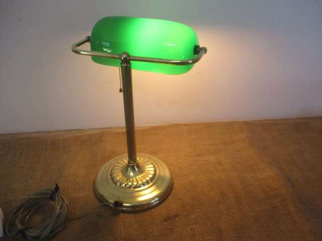 King Of The Desk Lamps.....Beautiful Vintage Bankers Lamp
